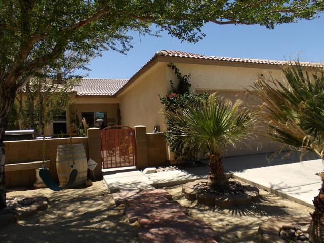 13569 Caliente Drive, Desert Hot Springs CA: https://media.crmls.org/mediaz/42385b0b-1a50-4eaf-b90e-18573f58ce91.jpg