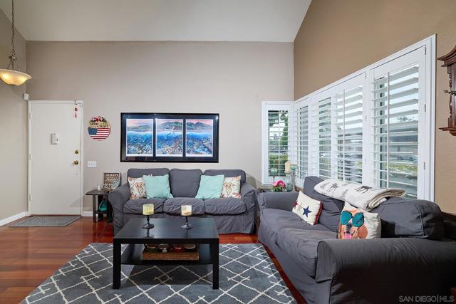 10834 Caravelle Pl, San Diego CA: https://media.crmls.org/mediaz/4238d4da-5708-4c1e-b980-9e05a6509ca0.jpg
