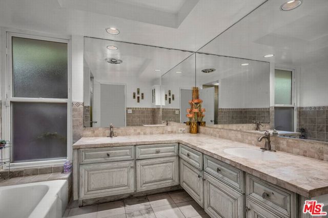 Drew Fenton | 10810 Via Verona Street Los Angeles CA | MLS: 7631190 Drew Fenton | 10810 Via Verona Street Los Angeles CA | MLS: 7631190