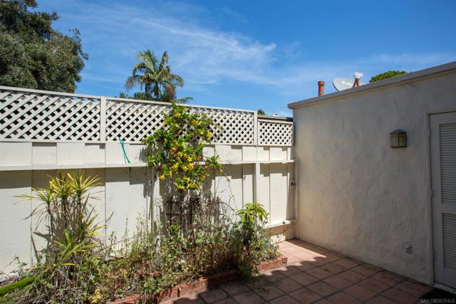 3216 Loma Riviera Dr, San Diego CA: https://media.crmls.org/mediaz/4239070c-6286-4a43-860c-39b2d6c1a795.jpg