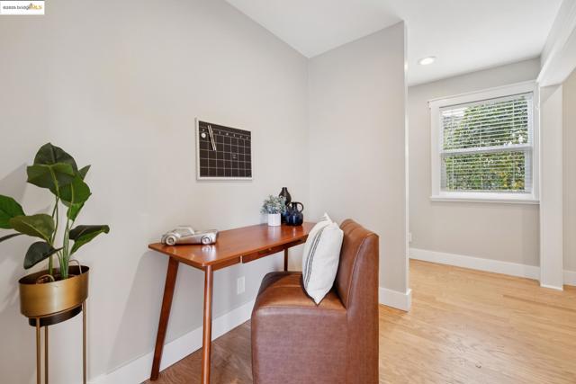 1417 Richmond St, El Cerrito CA: https://media.crmls.org/mediaz/42397274-eace-4add-b2fb-a42bc24c5d03.jpg