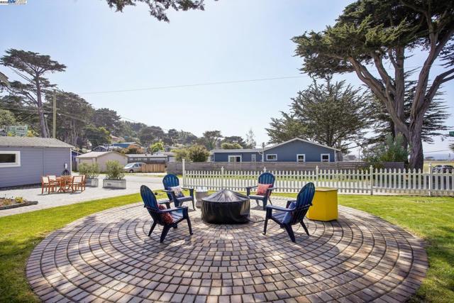 400 Paloma Ave, Pacifica CA: https://media.crmls.org/mediaz/42397758-485c-43ea-a4dc-9f3fc89573f1.jpg