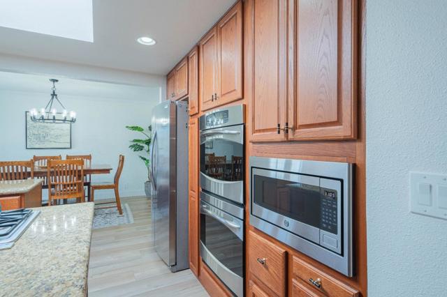 22800 Bravo Place, Salinas CA: https://media.crmls.org/mediaz/423a43c3-1b26-4a62-853b-b65ab5ea049a.jpg