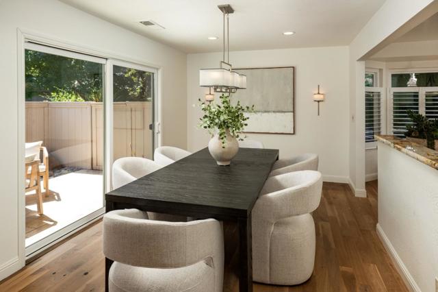 4 Bay Tree Lane, Los Altos CA: https://media.crmls.org/mediaz/423b10e1-899d-4453-8b15-9389d6b59ae8.jpg