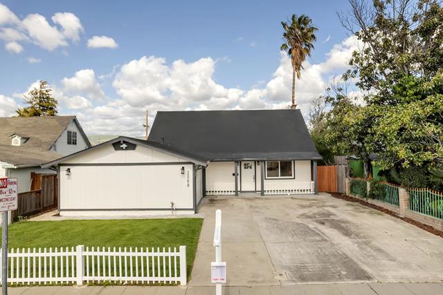 2068 Interbay Drive, San Jose CA: https://media.crmls.org/mediaz/423b3a42-73e9-4164-ae16-bb3015ea51a1.jpg