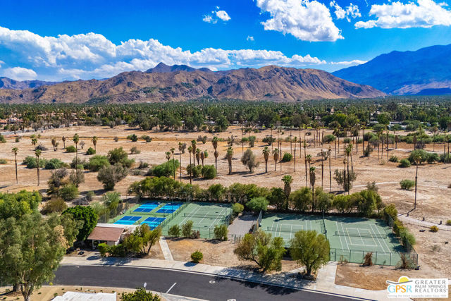 525 W Sunshine Circle, Palm Springs, CA 92264