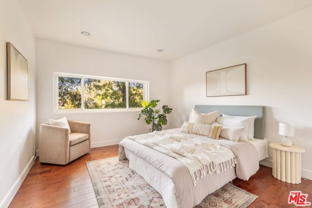 5108 Escobedo Drive, Woodland Hills CA: https://media.crmls.org/mediaz/423b6363-dd06-46e7-82a0-70d7b5b33f08.jpg