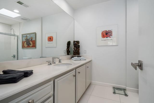 75768 Valle Vista Drive, Indian Wells CA: https://media.crmls.org/mediaz/423c3da2-03b0-40c2-837c-eefe38e0a4f6.jpg