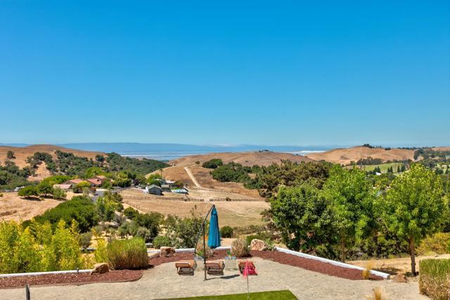 3415 Spring Creek Lane, Milpitas CA: https://media.crmls.org/mediaz/423c7669-72ef-46d5-b2f3-bf9199497b5b.jpg