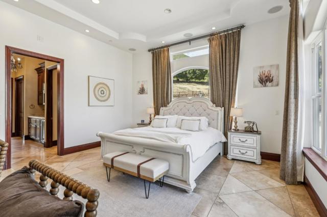 2995 Day Road, Gilroy CA: https://media.crmls.org/mediaz/423ca0b6-9845-4eaa-80b6-6ba51e63ce29.jpg