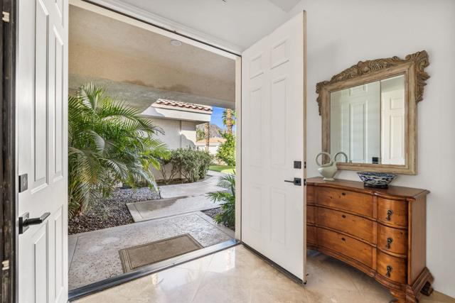 47560 Via Montigo, La Quinta CA: https://media.crmls.org/mediaz/423cc8c8-2301-4669-ae56-b373432fc017.jpg