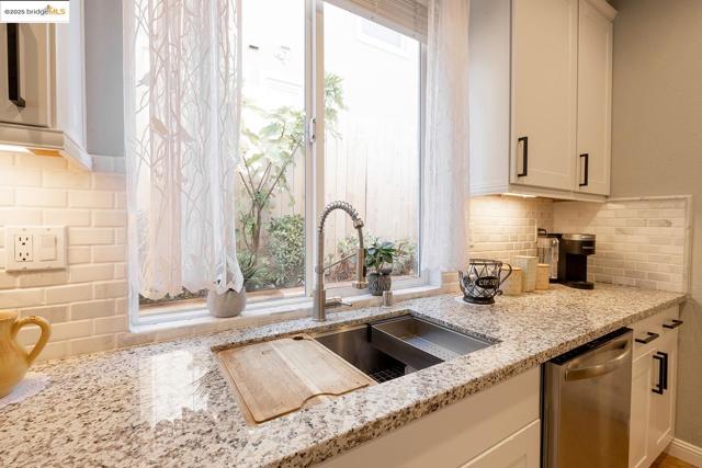 1856 Buck Mountain Court, Antioch CA: https://media.crmls.org/mediaz/423d10bf-03b7-4dcf-beb9-20329eb7c8fe.jpg