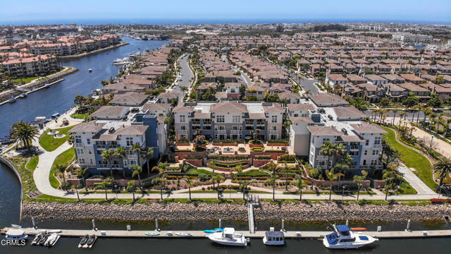 1524 Seabridge Lane, Oxnard CA: https://media.crmls.org/mediaz/423d134b-df10-461c-981b-15012e61fed9.jpg