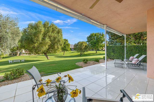 46920 Amir Drive, Palm Desert CA: https://media.crmls.org/mediaz/423d3192-725b-4975-99dc-359d5278533e.jpg