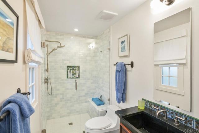 308 Sunset Drive, Encinitas CA: https://media.crmls.org/mediaz/423db9b6-7586-4369-88b1-72f92a76c3e2.jpg