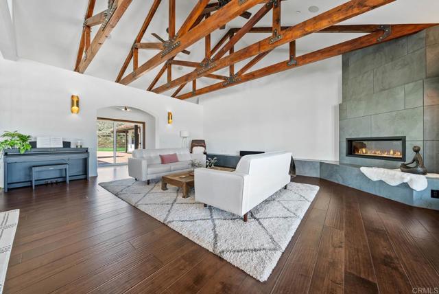 24949 Thunder Mountain Road, Ramona CA: https://media.crmls.org/mediaz/423dde2f-b185-4bf0-bbe6-3d64e529543e.jpg