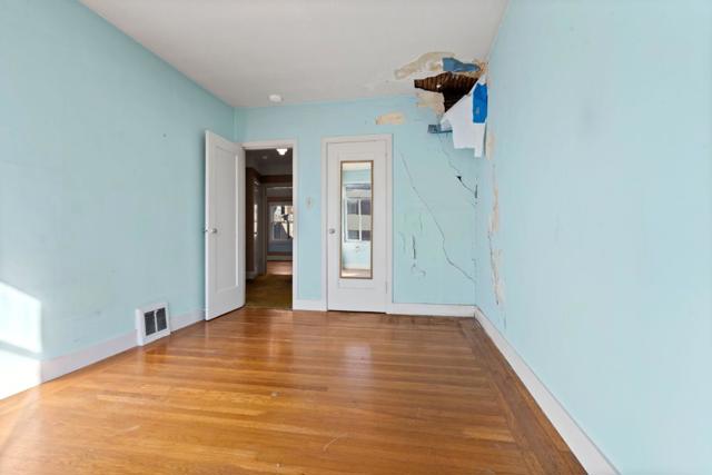 211 Crescent Avenue, San Francisco CA: https://media.crmls.org/mediaz/423f29b7-1545-4eca-9b62-d5c37a98bf58.jpg