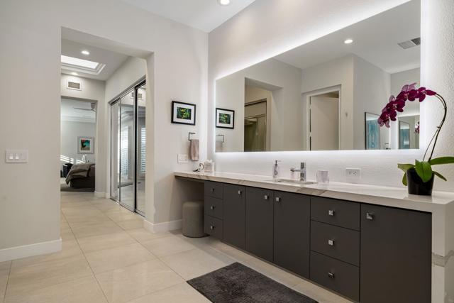 770 Deer Haven Circle, Palm Desert CA: https://media.crmls.org/mediaz/423f7914-0333-4013-8531-b4528ad30397.jpg