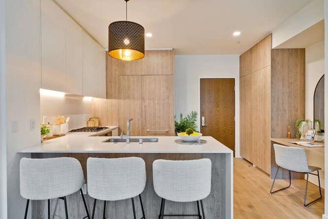 815 Tennessee Street, San Francisco CA: https://media.crmls.org/mediaz/423fd2a0-57b1-4a60-bebf-bcf985a6af4b.jpg