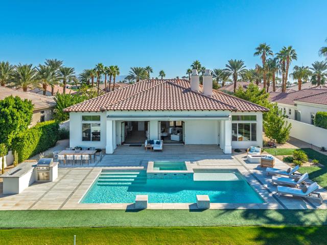 51461 Marbella Court, La Quinta CA: https://media.crmls.org/mediaz/4240116d-93e2-4921-8bd3-0ec65bca0094.jpg