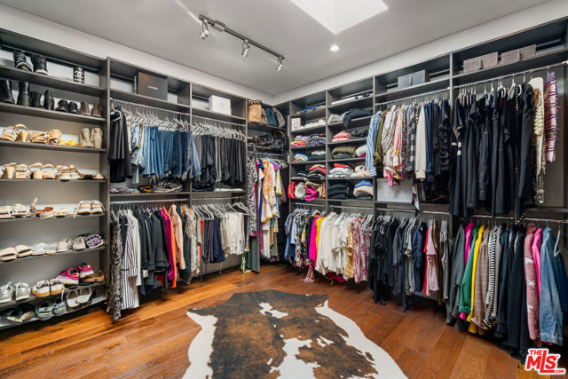 128 S Almont Drive, Los Angeles CA: https://media.crmls.org/mediaz/424069ab-c04e-4f77-9bce-d1c00515115f.jpg