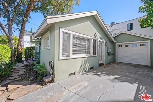 8712 Sherwood Drive photo 5