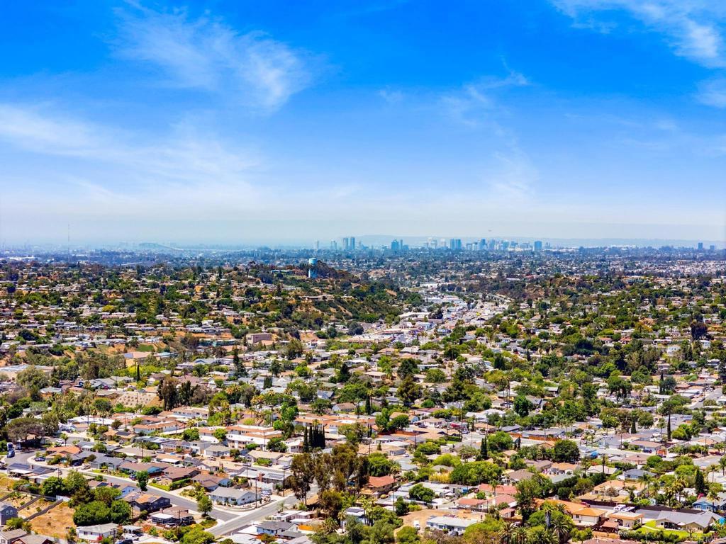 https://media.crmls.org/mediaz/42411f08-2a16-423c-8159-37b3b239a396.jpg?preset=X-Large