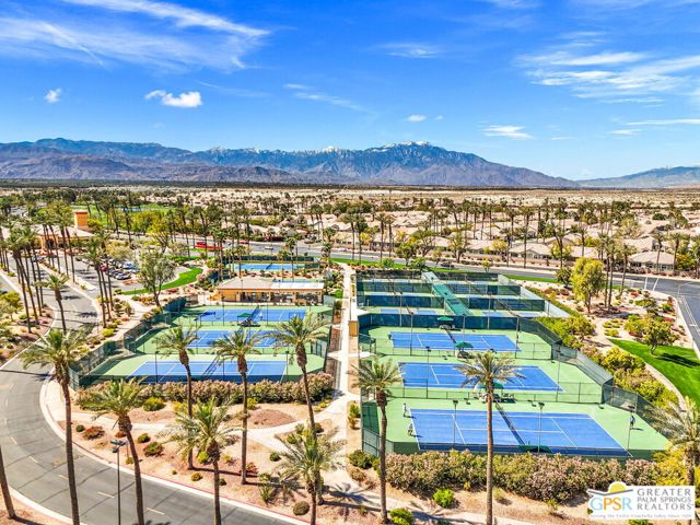 78712 Postbridge Circle, Palm Desert CA: https://media.crmls.org/mediaz/42412aba-565c-4236-b4a9-201d4d78409b.jpg