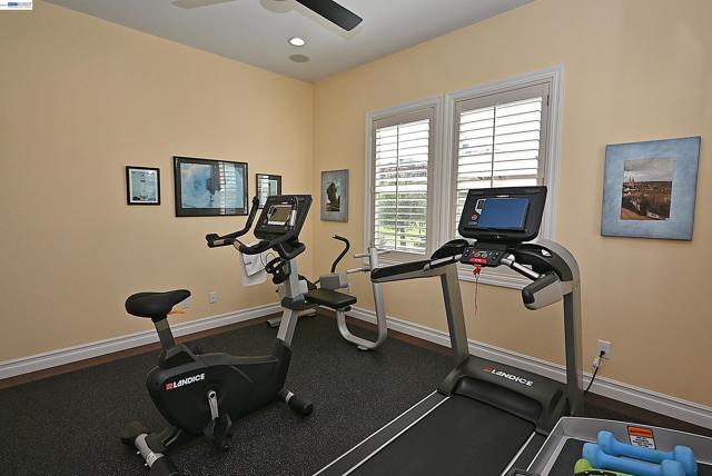 Image 37 of 59 For 2221 Leccino Ct