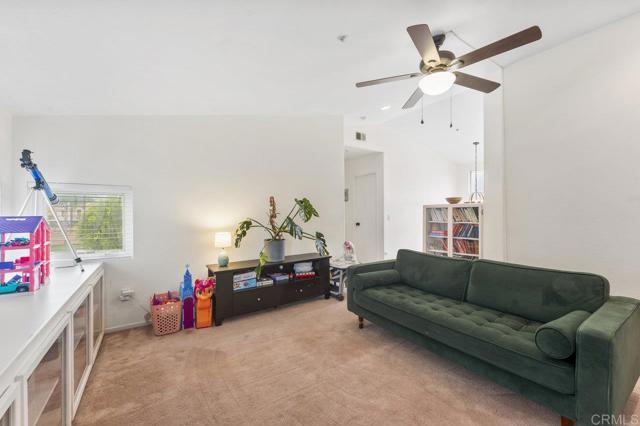305 Cobblestone Place, Santee CA: https://media.crmls.org/mediaz/42418b2a-ba9c-42ac-8f59-abc5d1ba9e07.jpg