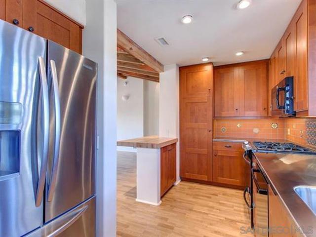 631 Loring, San Diego CA: https://media.crmls.org/mediaz/42419854-c7dd-4968-9d61-3317bafab624.jpg