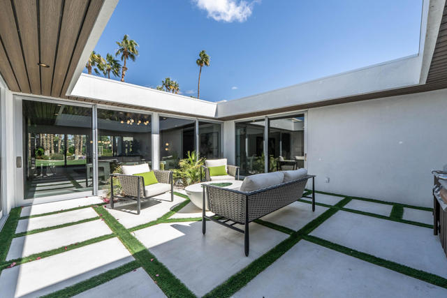 76670 Lark Lane, Indian Wells CA: https://media.crmls.org/mediaz/42424322-5cd8-4de8-9a79-a61d034b5adb.jpg