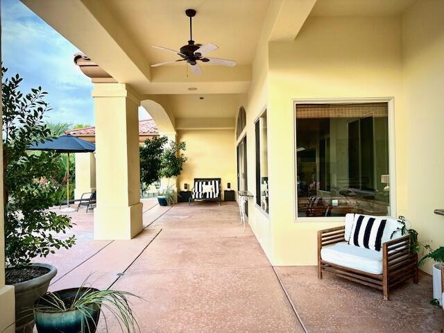 16 Villaggio Place, Rancho Mirage CA: https://media.crmls.org/mediaz/424286c3-1ddb-4deb-a17e-de0be3bc0d6a.jpg