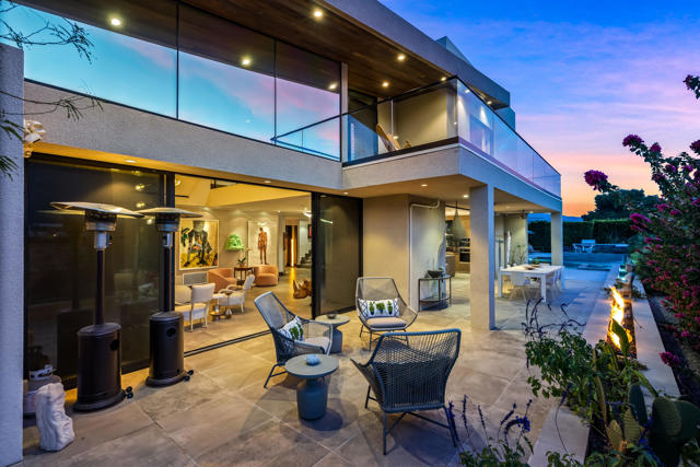 427 N Avenida Caballeros, Palm Springs CA: https://media.crmls.org/mediaz/42428d5c-2560-4917-b2a6-0052c28a9396.jpg