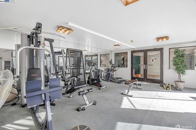 320 Peninsula Ave, San Mateo CA: https://media.crmls.org/mediaz/4242b44a-d725-4343-a574-9e4682717939.jpg
