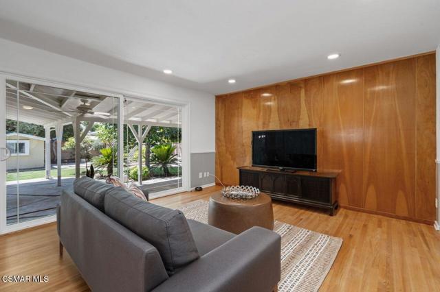 7427 Sausalito Avenue, West Hills CA: https://media.crmls.org/mediaz/4242f226-23b0-4fd2-8382-0b89e966150d.jpg