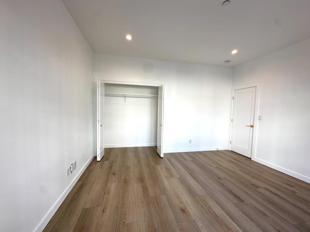 https://media.crmls.org/mediaz/424331d2-d698-46e4-a40d-721fbaa87950.jpg?preset=X-Large