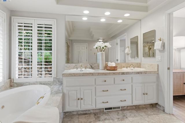 1031 Millbrook Court, Walnut Creek CA: https://media.crmls.org/mediaz/424369be-71e0-4a12-8106-f26d84f59c2d.jpg