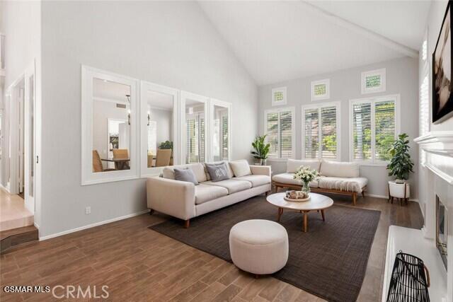 4109 Laurelview Drive, Moorpark CA: https://media.crmls.org/mediaz/42438446-310c-4e88-9a3d-3f72ec520670.jpg