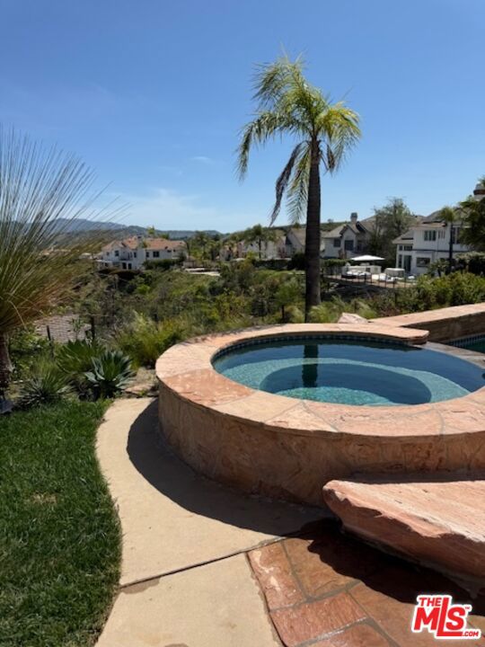 24942 Vista Verenda, Woodland Hills CA: https://media.crmls.org/mediaz/4243aa63-805a-4e30-97d1-5710851c325b.jpg