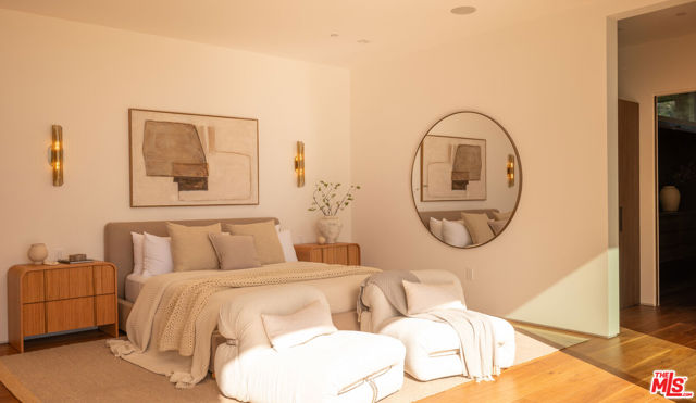 12752 Mulholland Drive, Beverly Hills CA: https://media.crmls.org/mediaz/4243ab1f-5bc6-4ba8-8826-3d13f94bae36.jpg