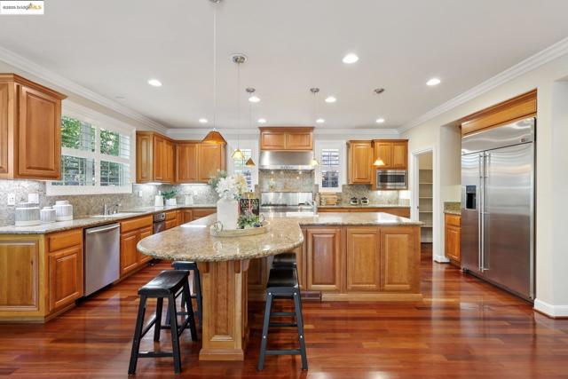 125 Mystic Pl, Alamo CA: https://media.crmls.org/mediaz/4244a0df-83af-46b1-a85f-333cd8a05bfc.jpg