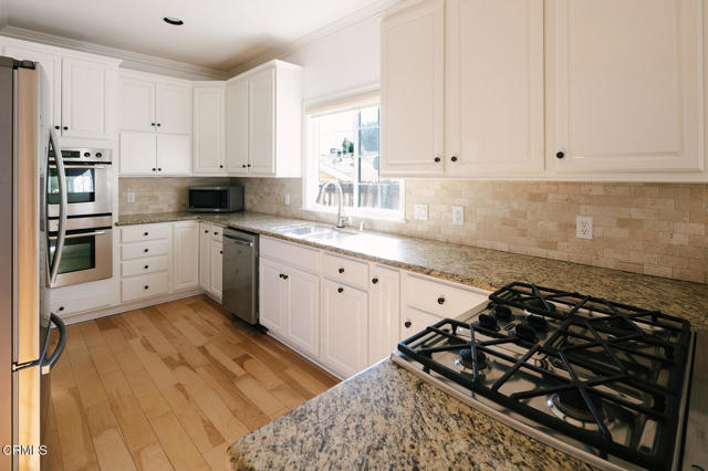 Detail Gallery Image 23 of 74 For 2409 Olive Ave, La Crescenta,  CA 91214 - 4 Beds | 4 Baths