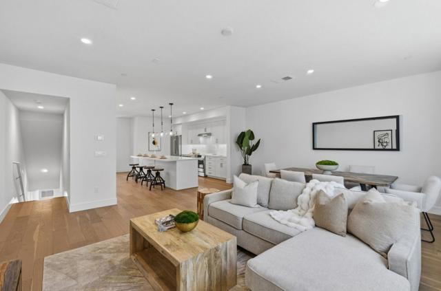 186 Oak Circle, Walnut Creek CA: https://media.crmls.org/mediaz/424501fb-fb68-4126-a4ce-93cd23df5c92.jpg