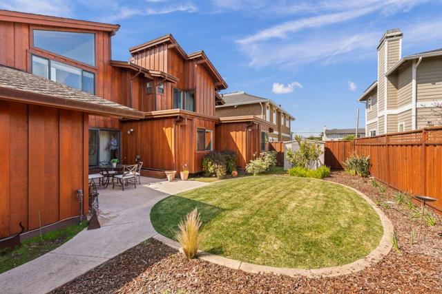 861 Railroad Avenue, Half Moon Bay CA: https://media.crmls.org/mediaz/42457894-6dd6-422d-a9a2-5805a388ed54.jpg