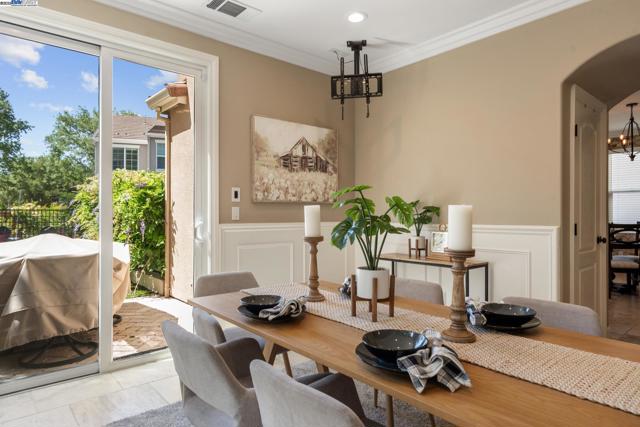 5989 Hillbrook Pl, Dublin CA: https://media.crmls.org/mediaz/4245f08b-5d60-4d70-87cc-a06d1f449586.jpg