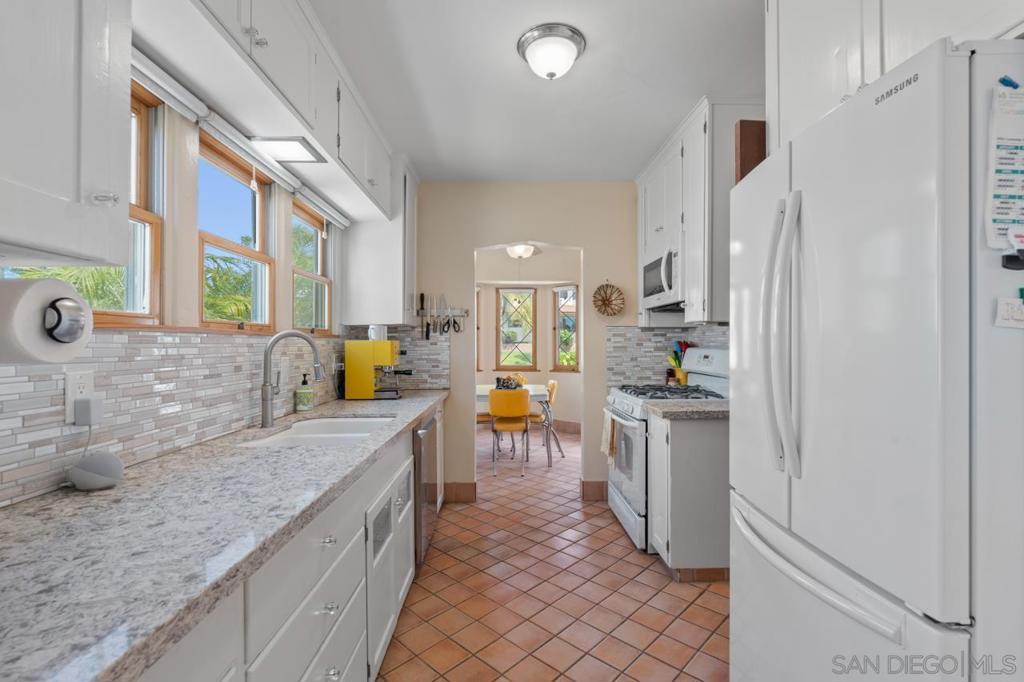 3576 Villa Terrace - photo 15