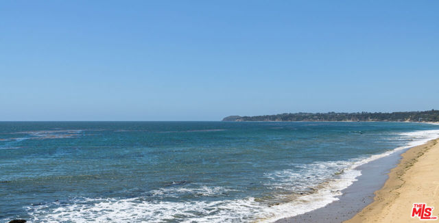 26814 Malibu Cove Colony Drive, Malibu CA: https://media.crmls.org/mediaz/42469228-0de8-4456-b218-f90b88f41885.jpg