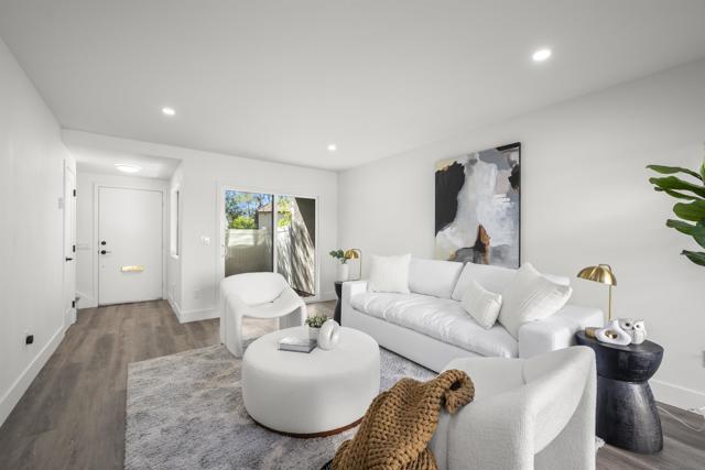 7836 Hummingbird Ln, San Diego CA: https://media.crmls.org/mediaz/42473529-1b62-48c2-8ecc-69fe81060df9.jpg