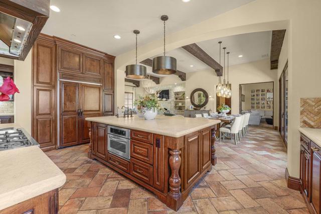 12240 Heritage Way, Gilroy CA: https://media.crmls.org/mediaz/42473a7f-6ece-4585-9c84-26aec2c2b5ff.jpg